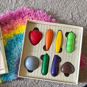 Goober Crayon Farm New in Box Colorful Vegetable and Fruit Crayons Set